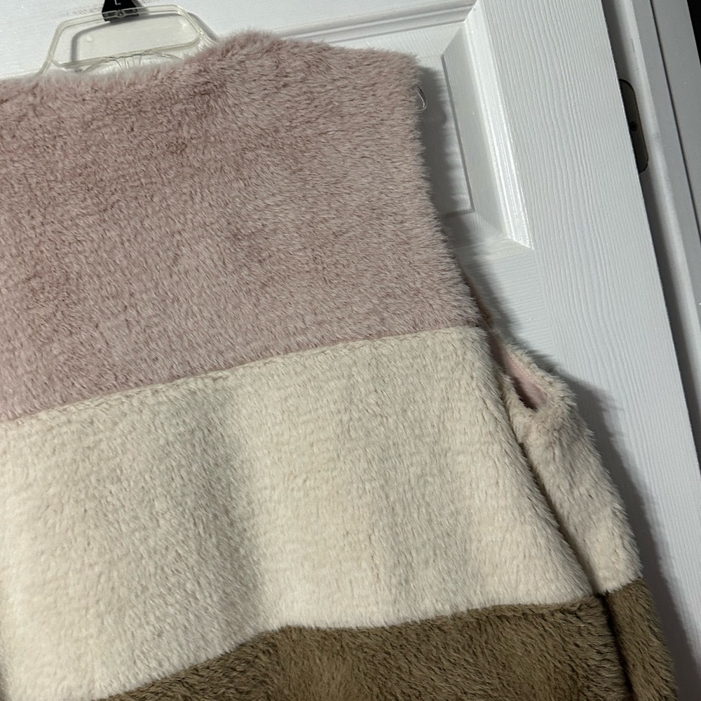 Altar'd State Soft Neoplitan Colorblock Fuzzy Vest - Picture 13 of 16